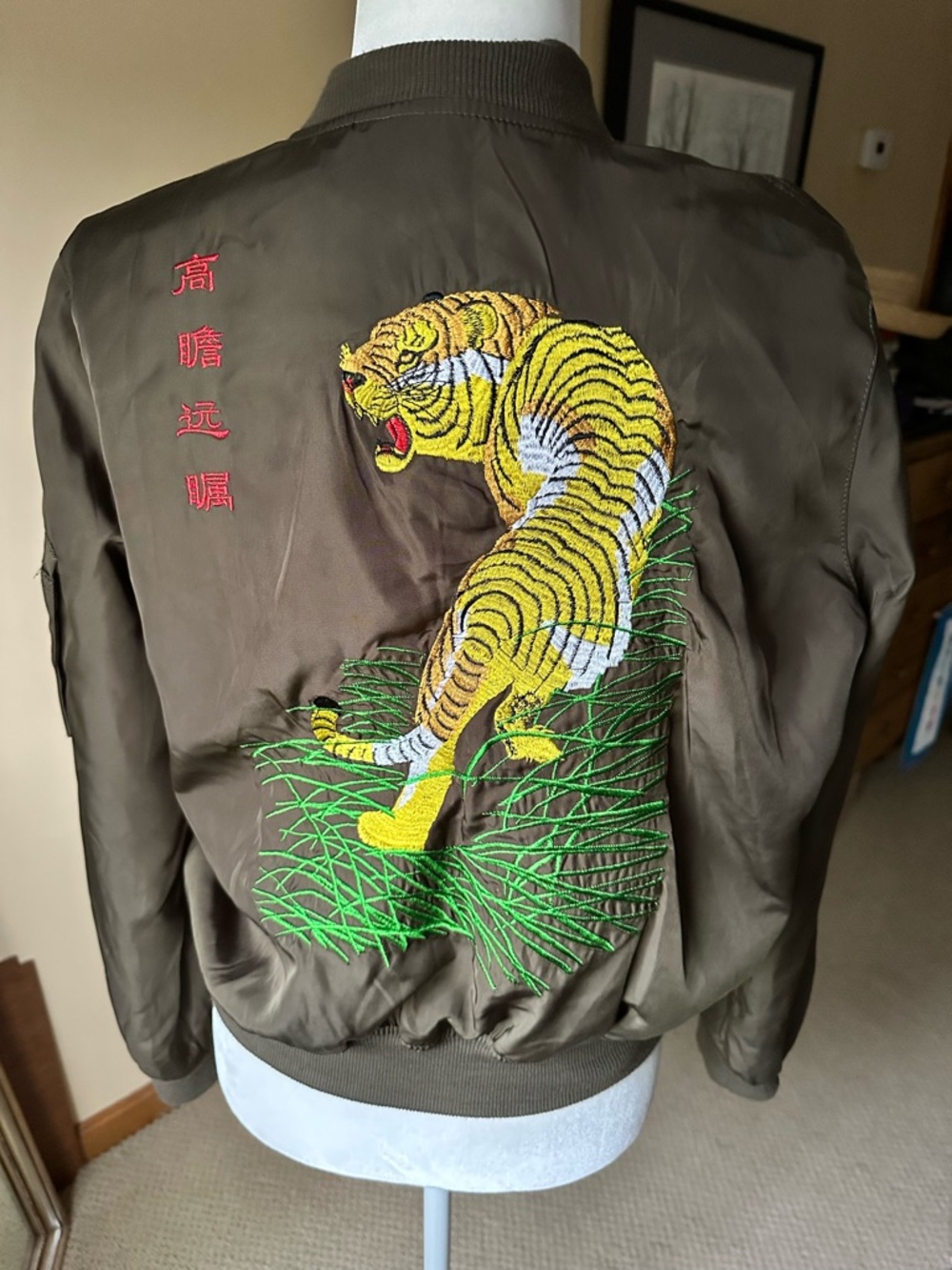 36.5 Olive Green Tiger Embroidered Bomber Jacket Streetwear Moto Sz S/M